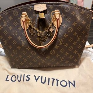 Louis Vuitton handbag . Rare